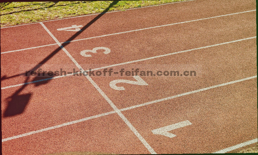 抽象记分牌局部与引用引号线条叠合的氛围图